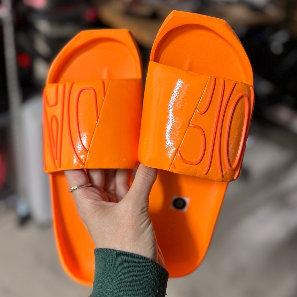 NWOB! WOMENS NIKE AIR JORDAN NOLA SLIDE SANDALS Bright Citrus Orange SIZE 9